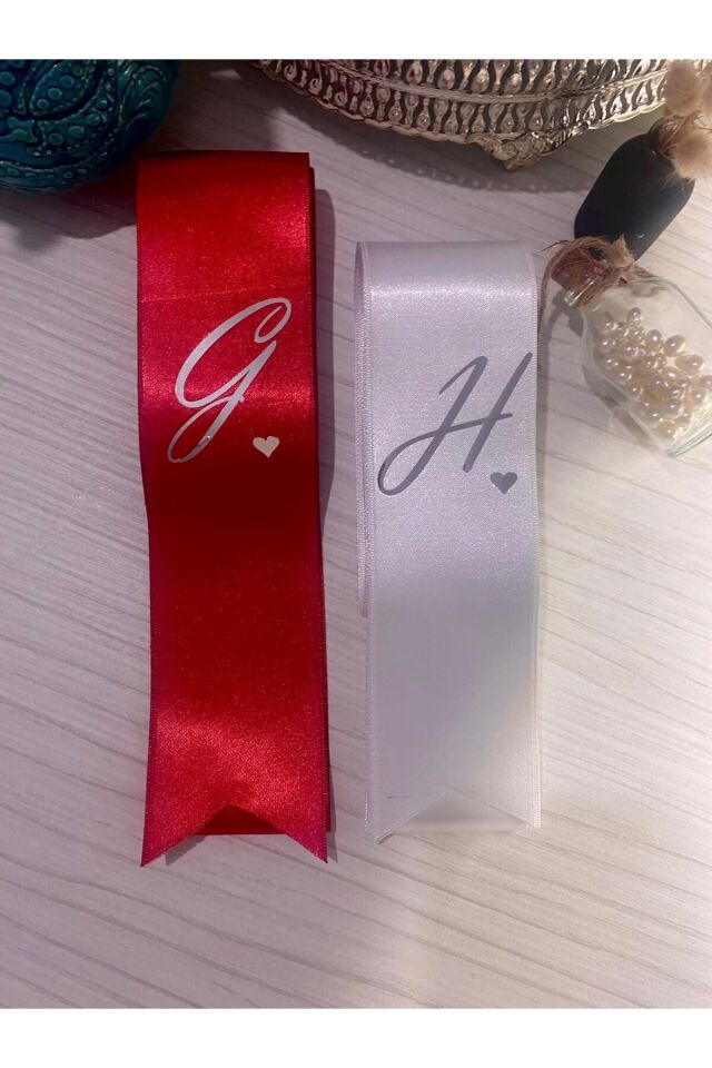 Nişan Düğün Kalp Detaylı Parlak Baskılı Kırmızı Beyaz Gelin Damat Takı Kurdelesi