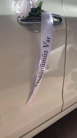 Gelin Arabası Süsü, Isimli Kurdele, Konvoy Süsü 1 Adet Çiçek Dahil Değildir.